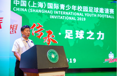 Ӣ�ʶĳ���ȫ��1/7��ѧУҪ��������Ϊѧ���������˶�����