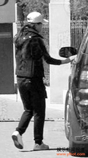 ��ǰŮ�ӱ��ĵ���Ī�ٴϵĳ��ӣ���ָ������������